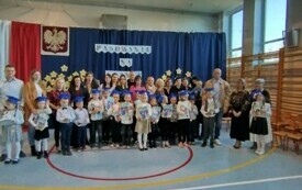 Galeria aktualności Ślubowanie klas I 70 2