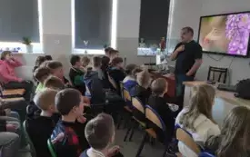 k7