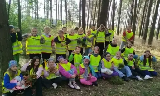 Zdjęcie do Piesza wycieczka klas trzecich.