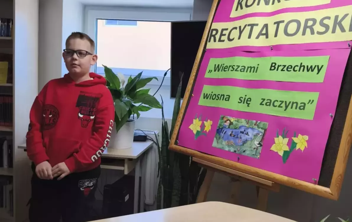 Zdjęcie do Szkolny konkurs recytatorski &bdquo;Wierszami Brzechwy wiosna się zaczyna&rdquo;
