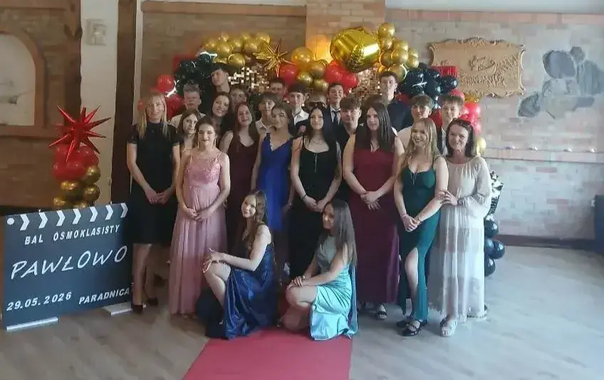 Zdjęcie do Niezapomniany Bal &Oacute;smoklasist&oacute;w za nami!